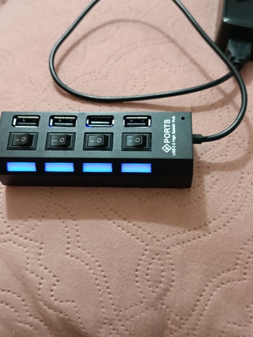 USB 2.0 High Speed Hub.