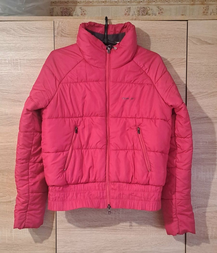 Продается женская куртка Reebok оригинал 46 размер.(М)