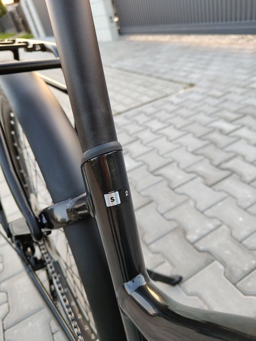 Giant Explore 2 sta 2023  rama S jak nowy