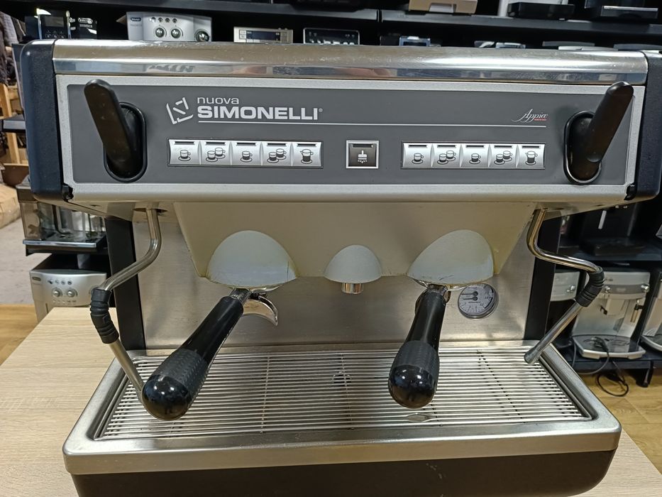 Аренда кофейного оборудования 2.6 кВт Simonelli Apia + гриндер.