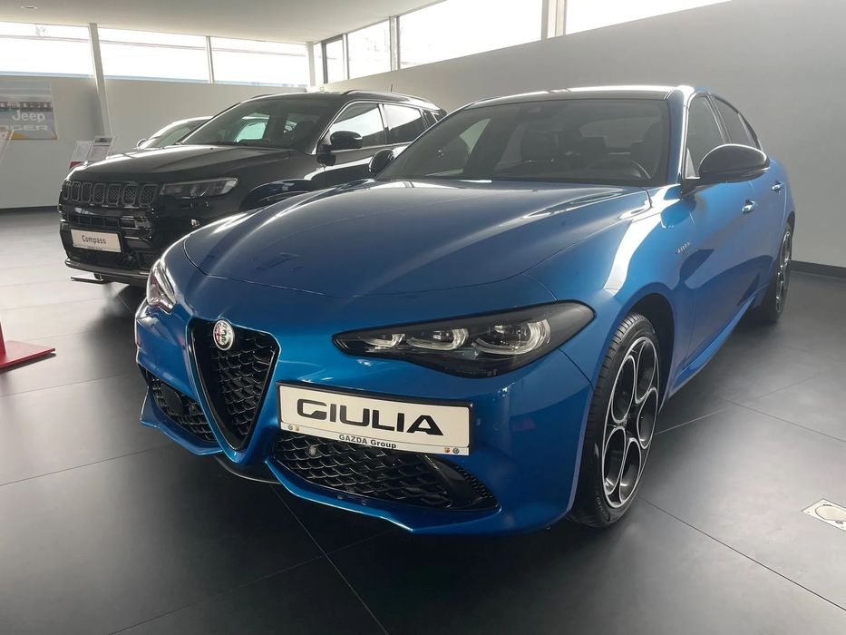 Alfa Romeo Giulia MY23 Veloce 2.0 GME 280 KM Q4- przedłużona gwarancja