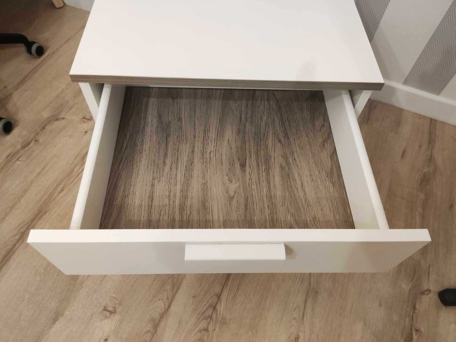 stolik nocny Ikea TRYSIL, biały z szufladą