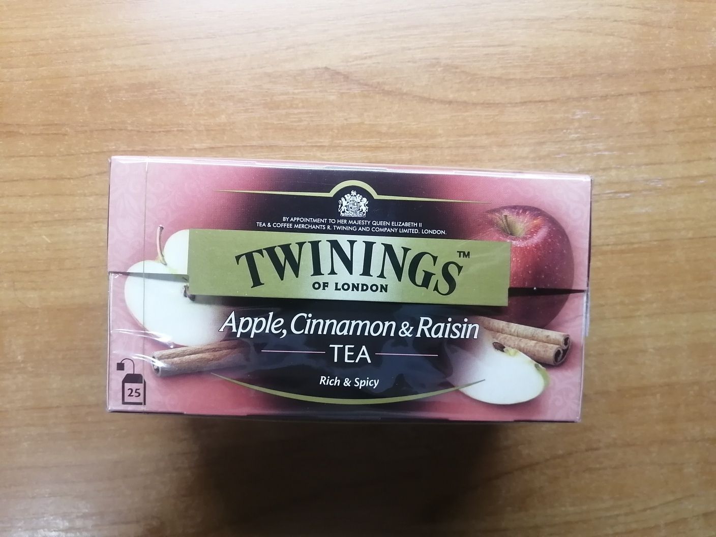 Чай английский Twinings 25 пакетиков, яблоко, корица, изюм