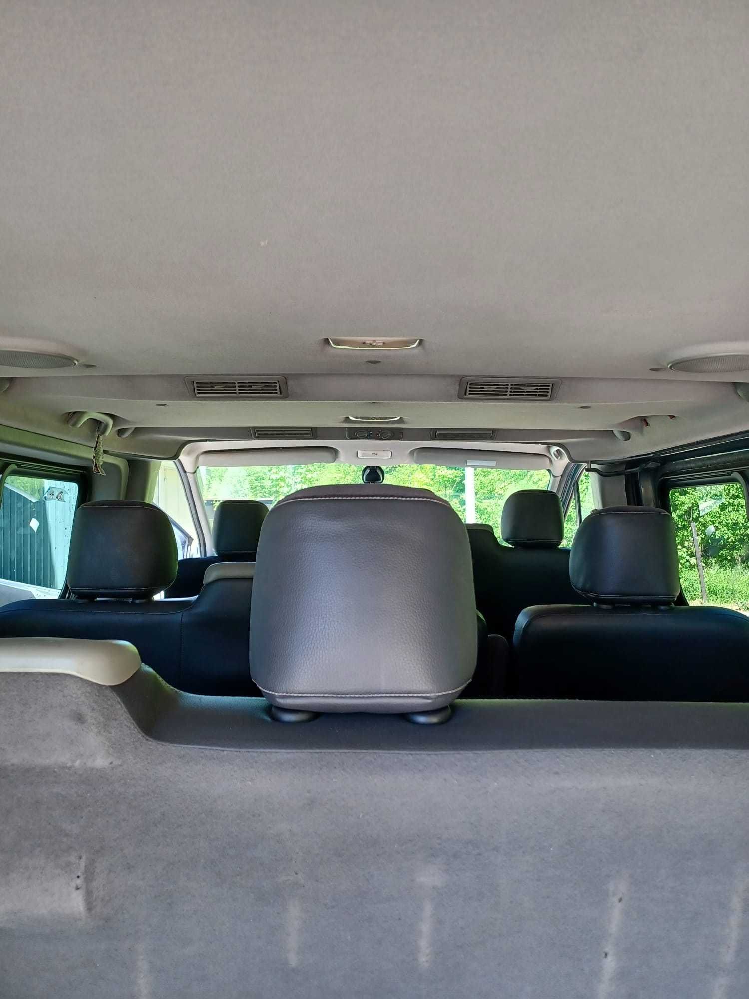 Wynajem Wypożyczalnia usługi Renault Trafic 9 osobowy