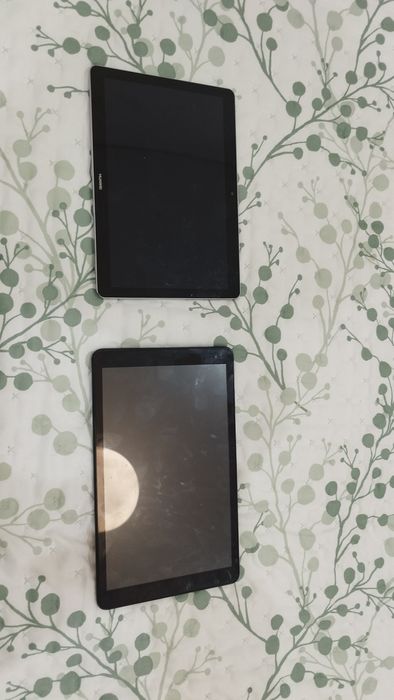 Set of 2 Tablets64169652564867120