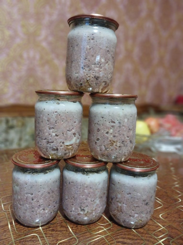 Свіженький свинячий паштет.