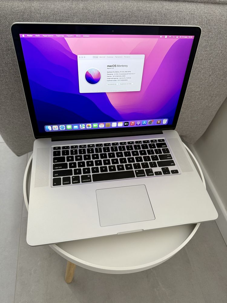 Macbook pro 15 2015 i7 2.2/3.5 , 256 SSD , 16GB RAM , 92%