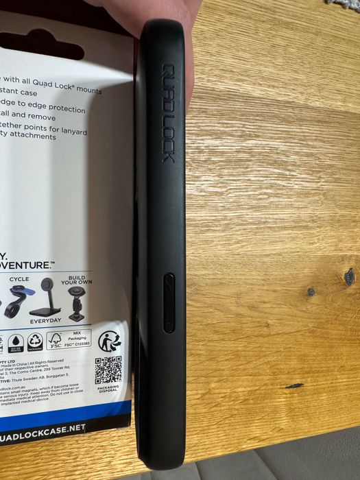 Etui Quad Lock MAG do iPhone 15 PRO czarne