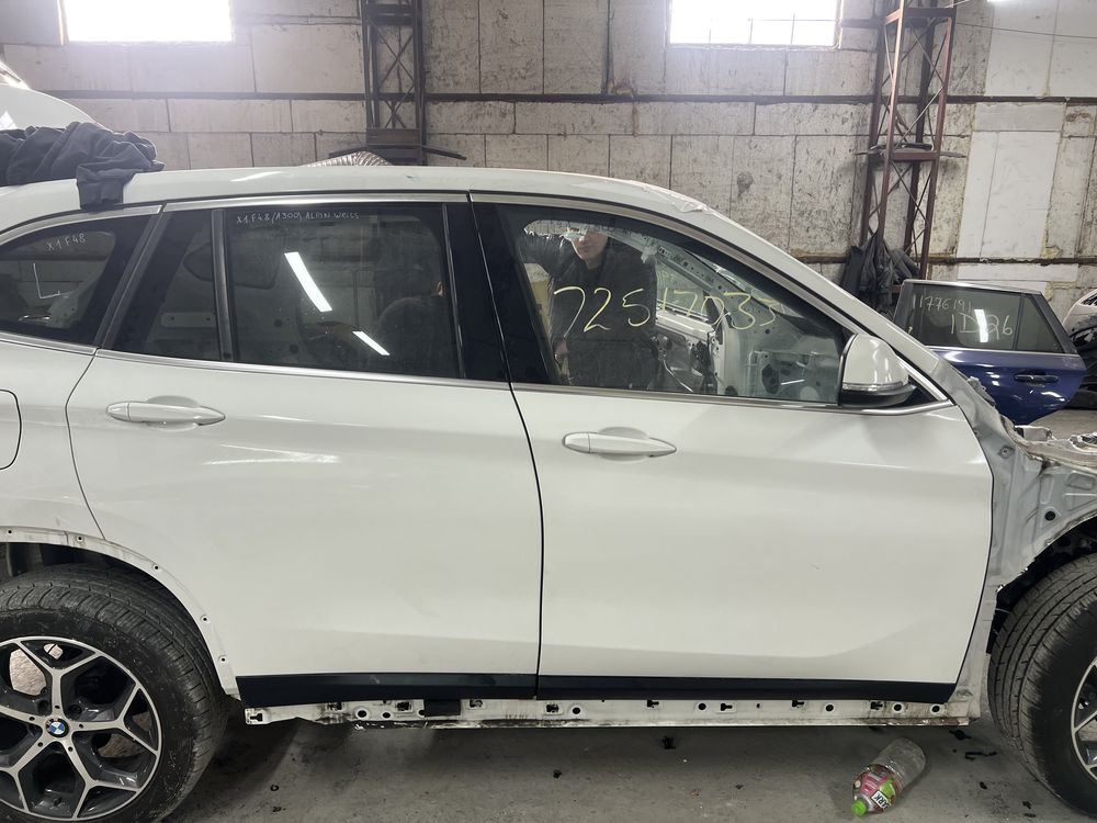 Двері праві BMW X1 F48 колір 300