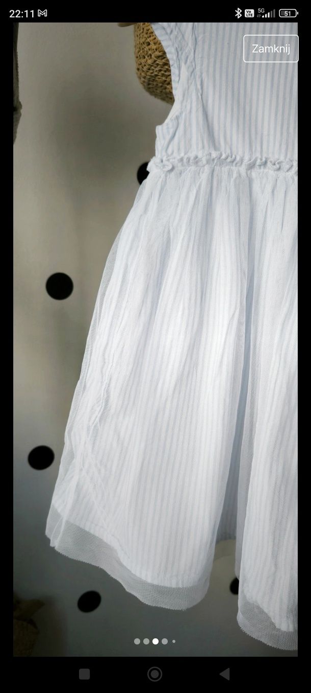 Krótka sukienka z krótkim rękawem w paski tiul