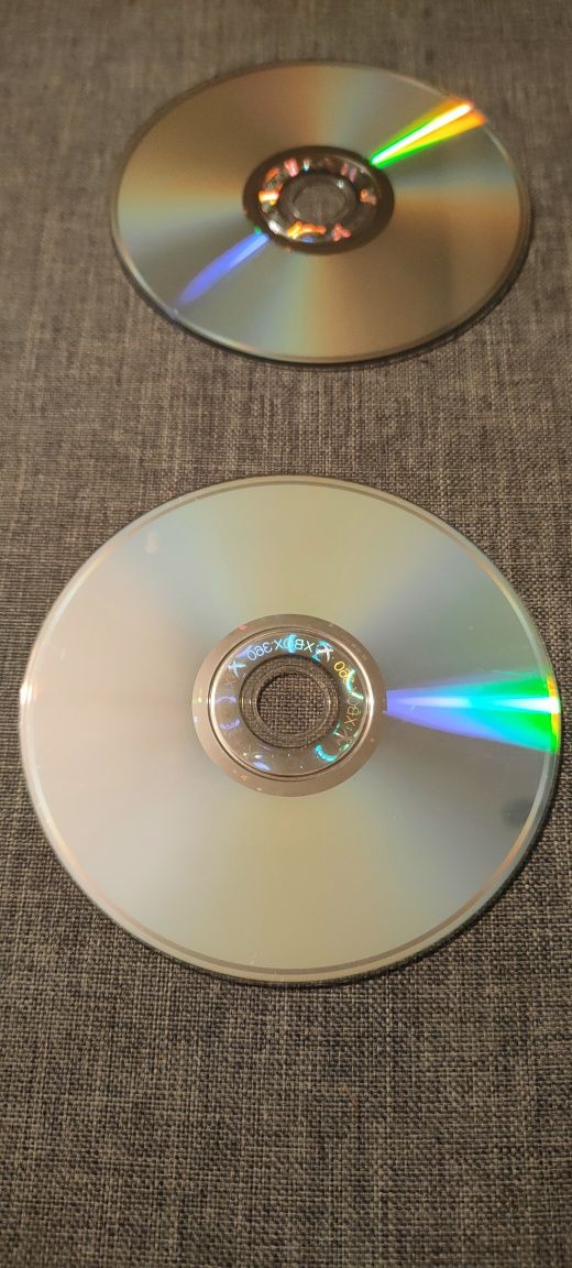 Xbox 360 GTA V PL ( 2 płyty) + mapa