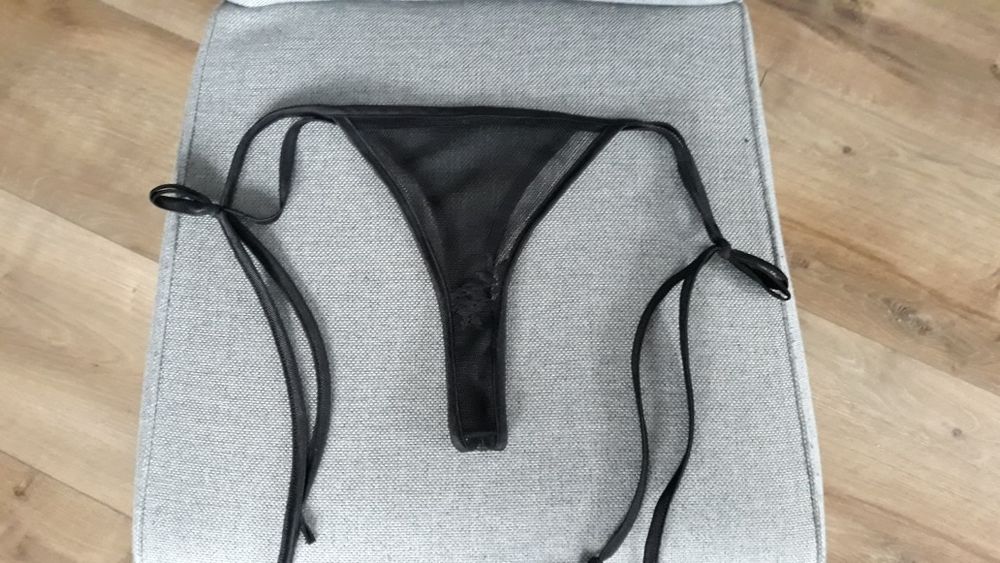 Majtki stringi siateczkowe rozmiar XL