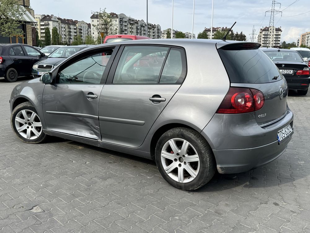 Volkswagen golf v 1.9 TDI 105 KM