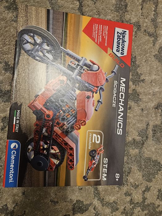 Nowy ścigacz lego 8+