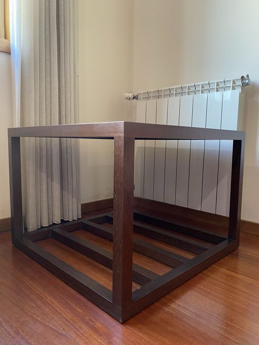 Mesa de apoio de madeira