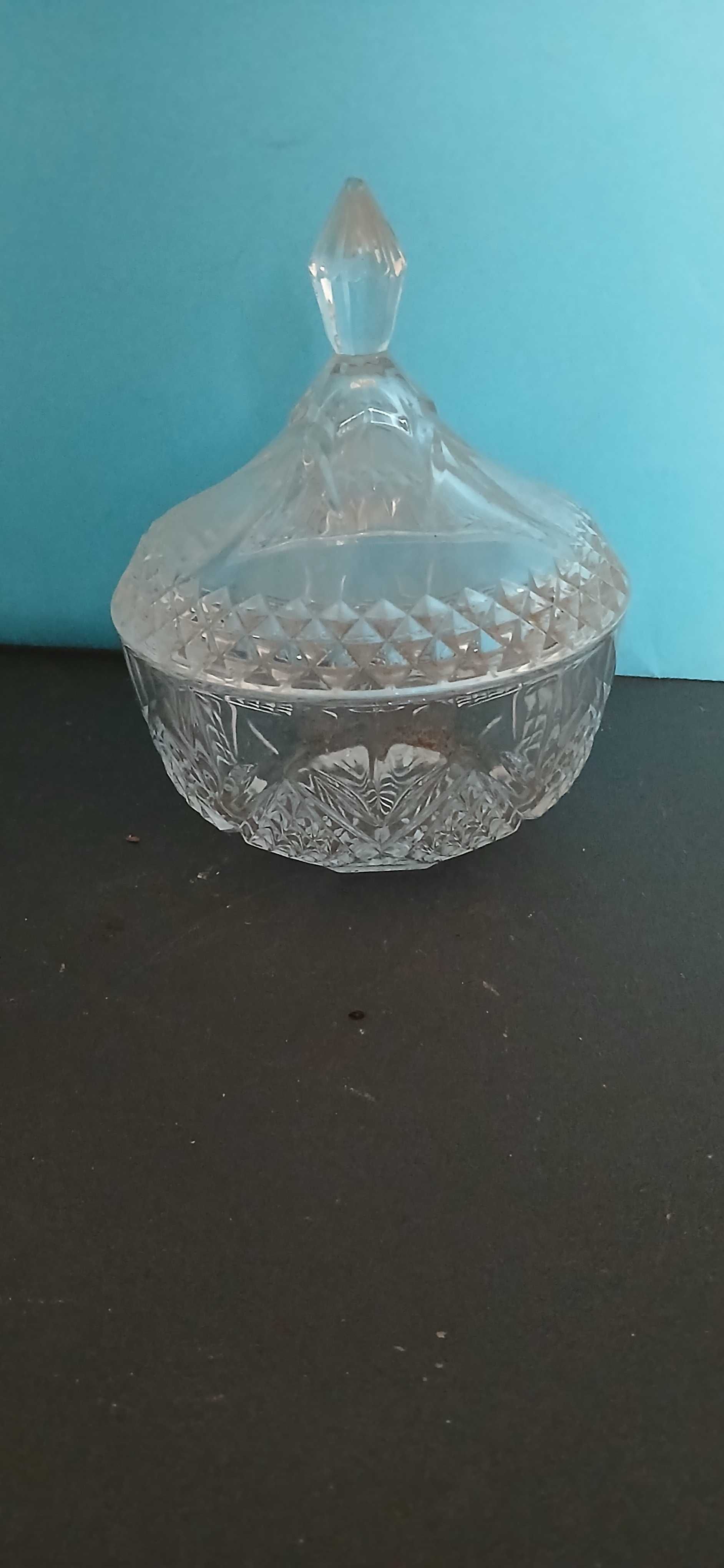 bomboniere de cristal com tampa