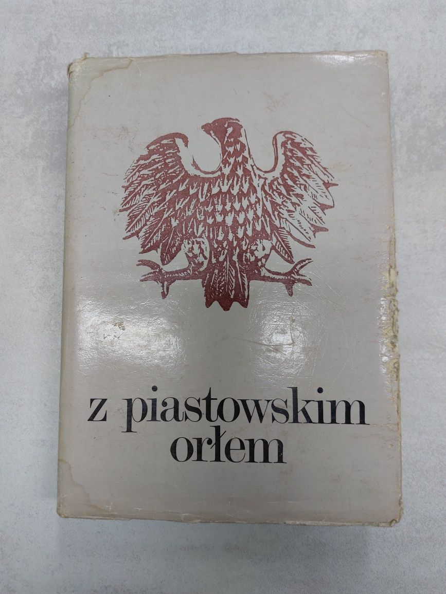 Z piastowskim orłem. Książka pobiblioteczna