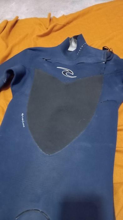 Fato mergulho rip curl usado MS 4.3