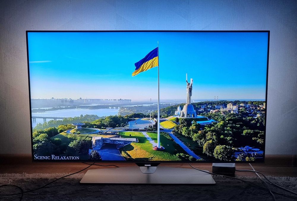 Смарт телевізор Phillips 48 дюймів з підсвіткою Ambilight + сабвуфер