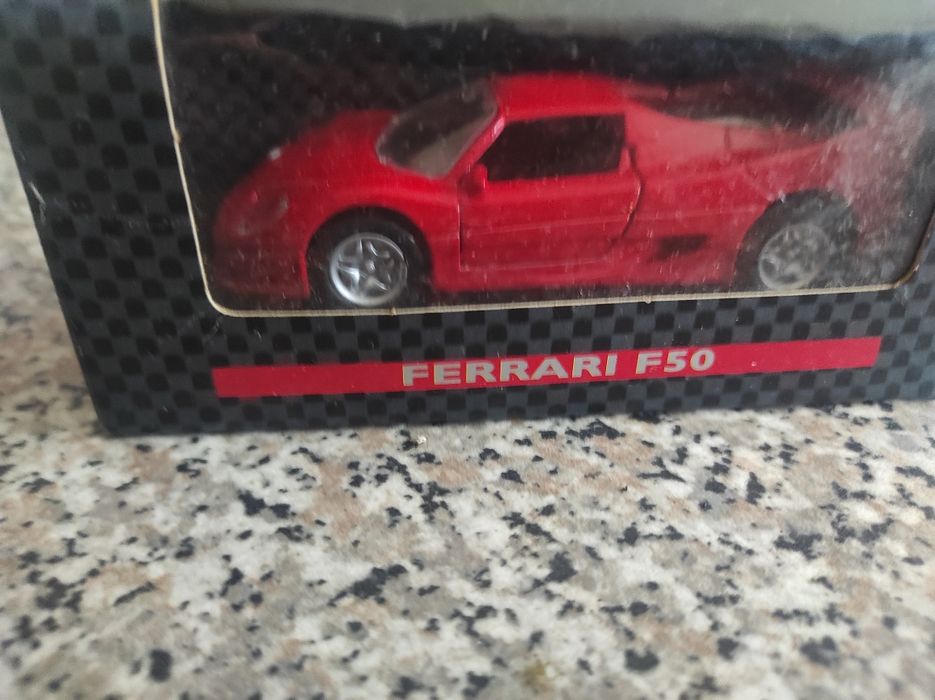 Miniatura de carros da Ferrari