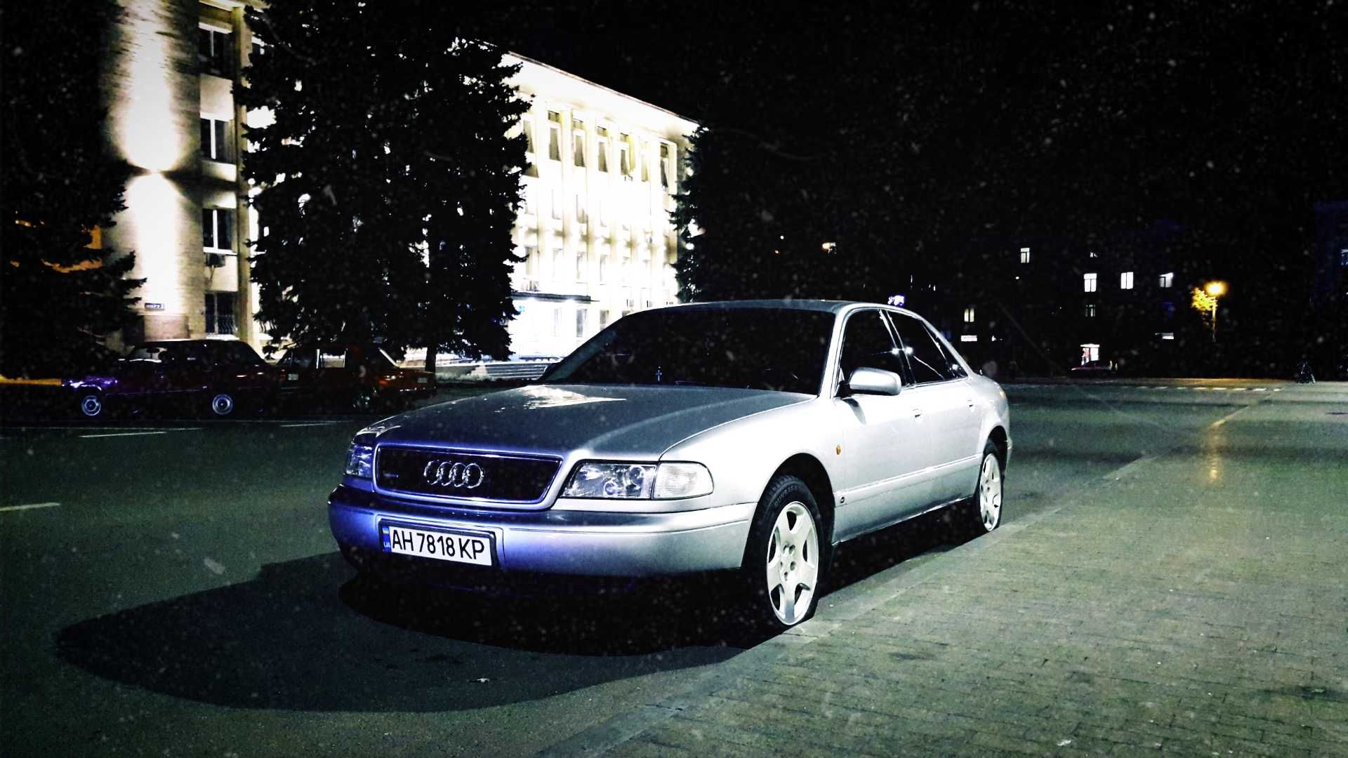 Продам Audi A8 D2