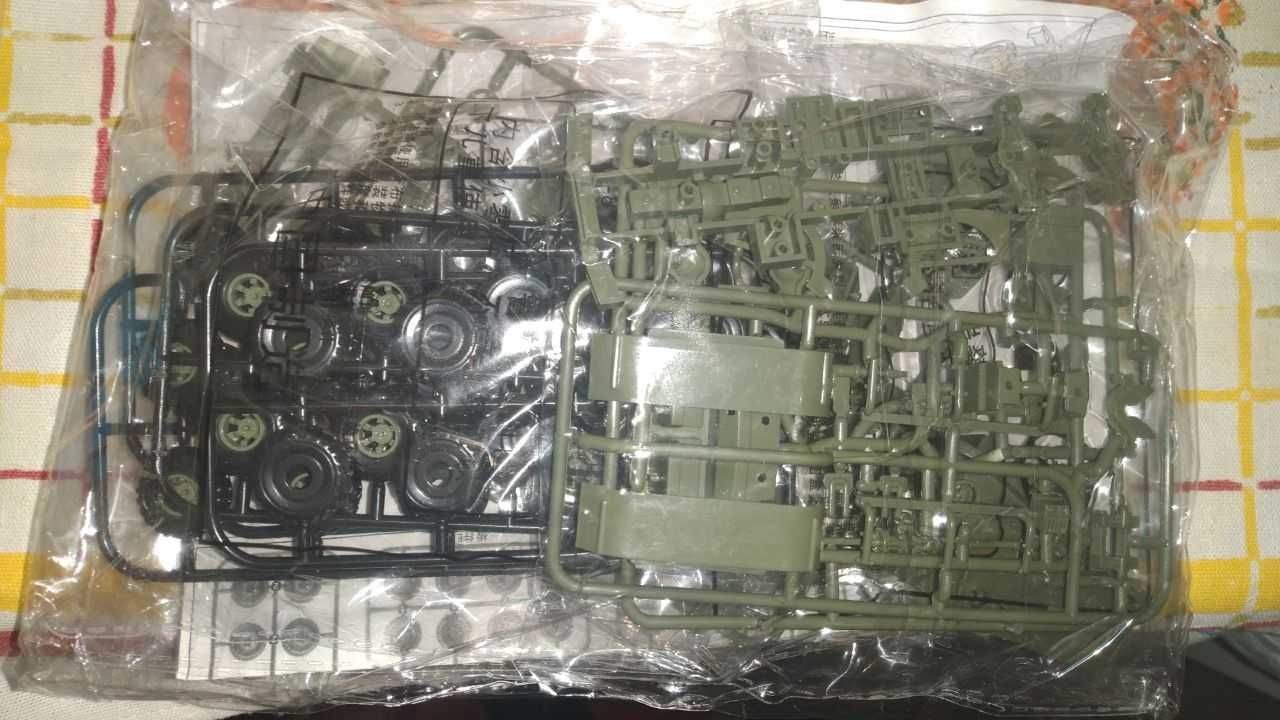 Сборная модель. 1/72 КРАЗ 260 с прицепом