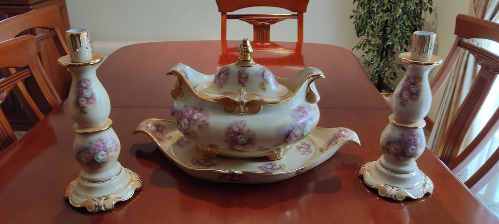 Conjunto de Terrina, travessa e castiçais em porcelana