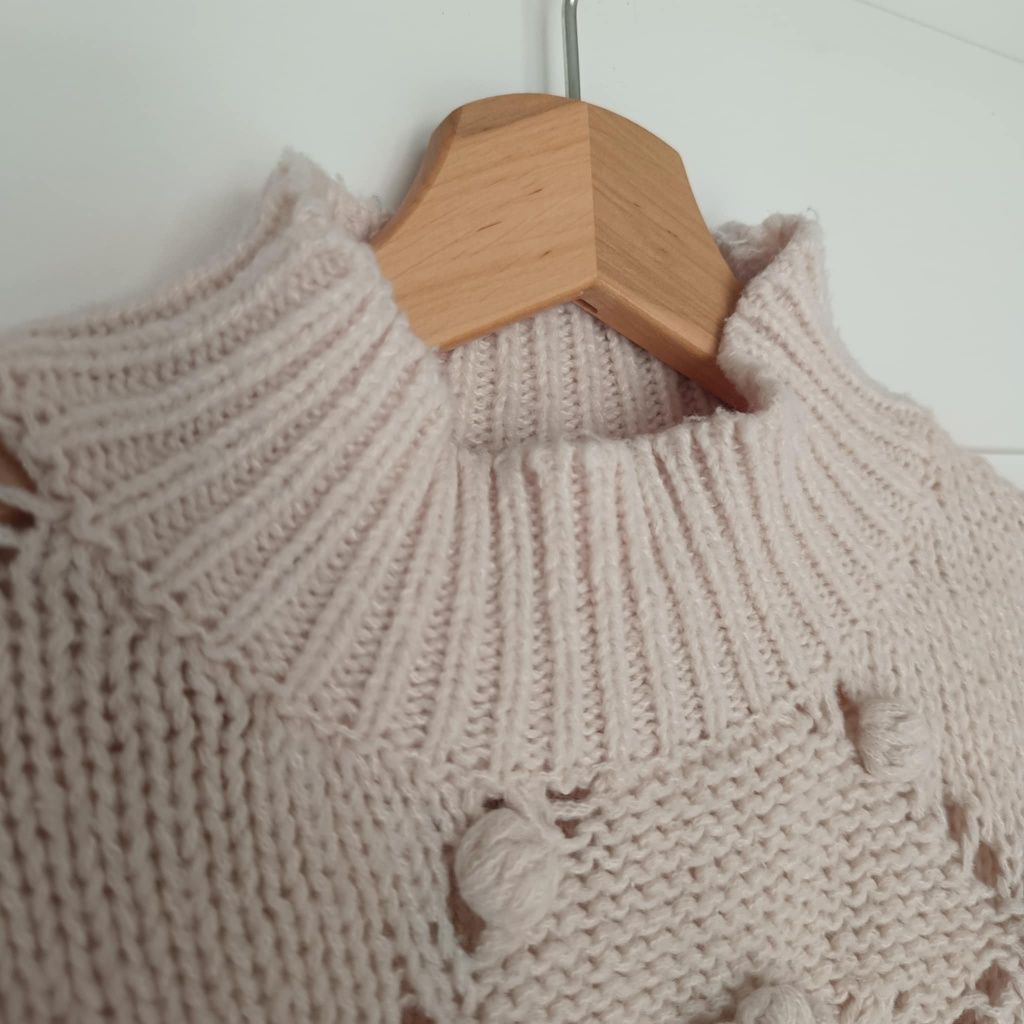 Sweter Golden Days Paris

Długość 55 cm
Szerokość pod pachami 55 cm
Rę