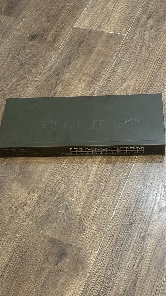 Комутатор TP-Link TL-SF1024