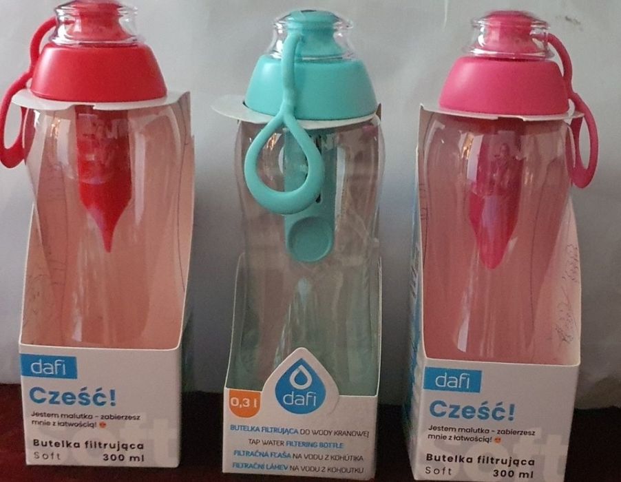 3 butelki dafi różowa czerwona niebieska