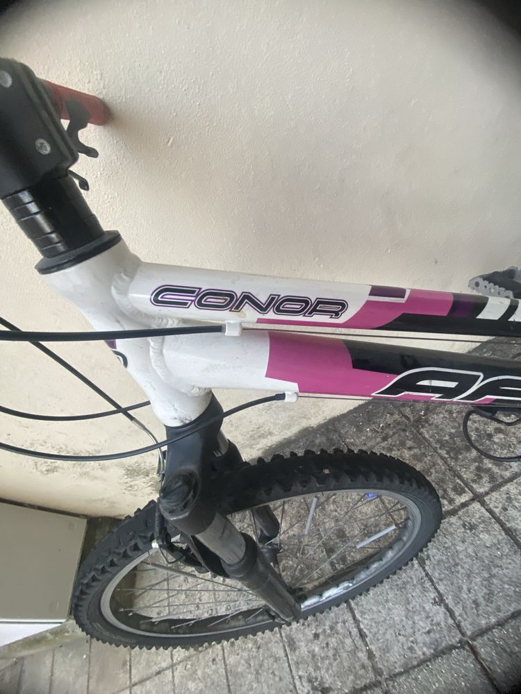 Bicicleta btt roda 26 marca conor so 80euros