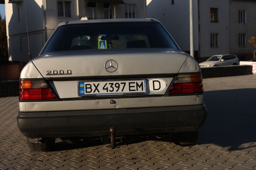 Mercedes-Benz W124 200D
