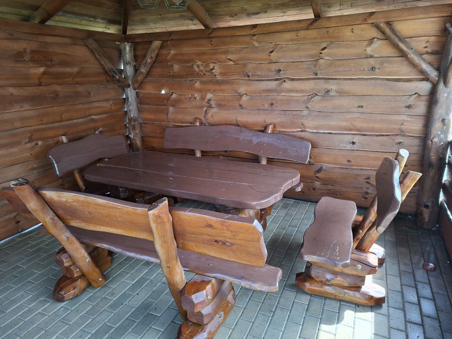 Zestaw mebli ogrodowych Stół ławki drewniane bale