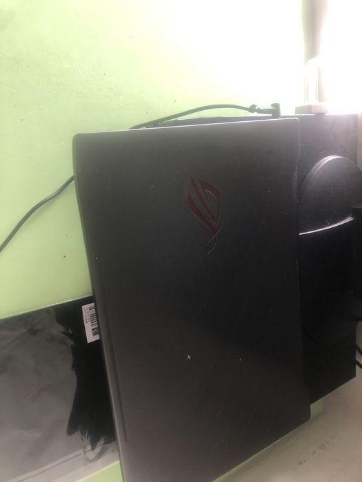 Игровий ноутбук Asus Rog strx17як новий