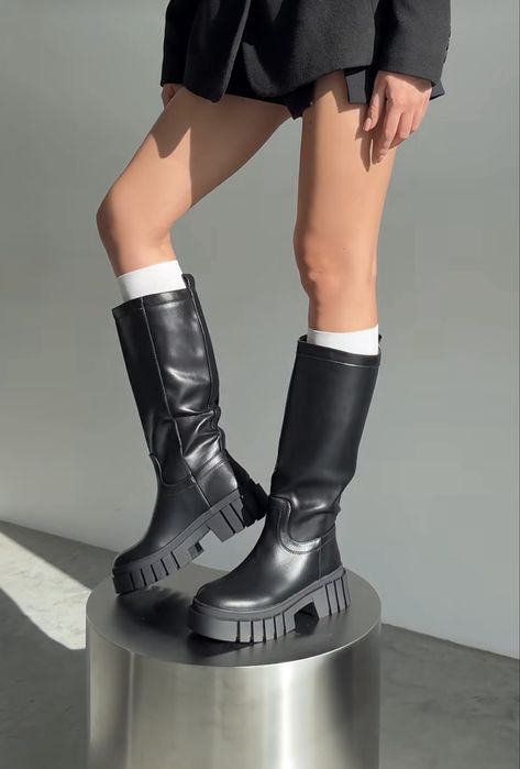 Чорні ботфорди 36р