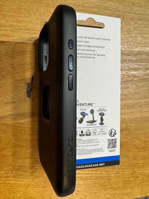 Etui Quad Lock MAG do iPhone 15 PRO czarne