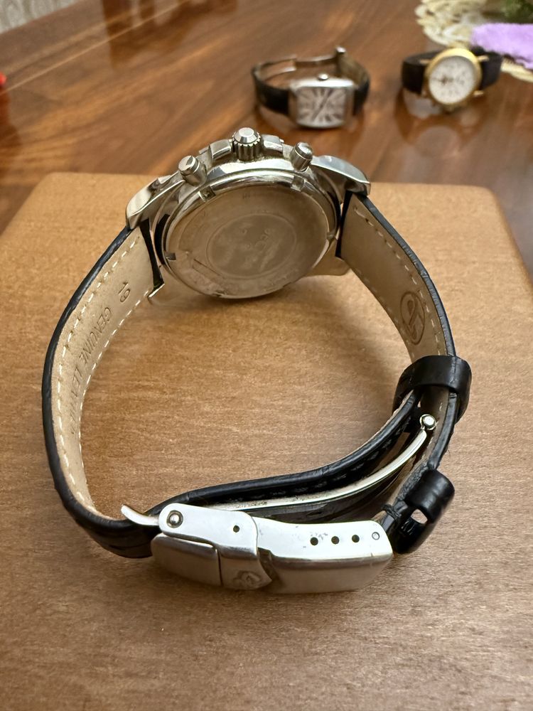 Sector 250 watch