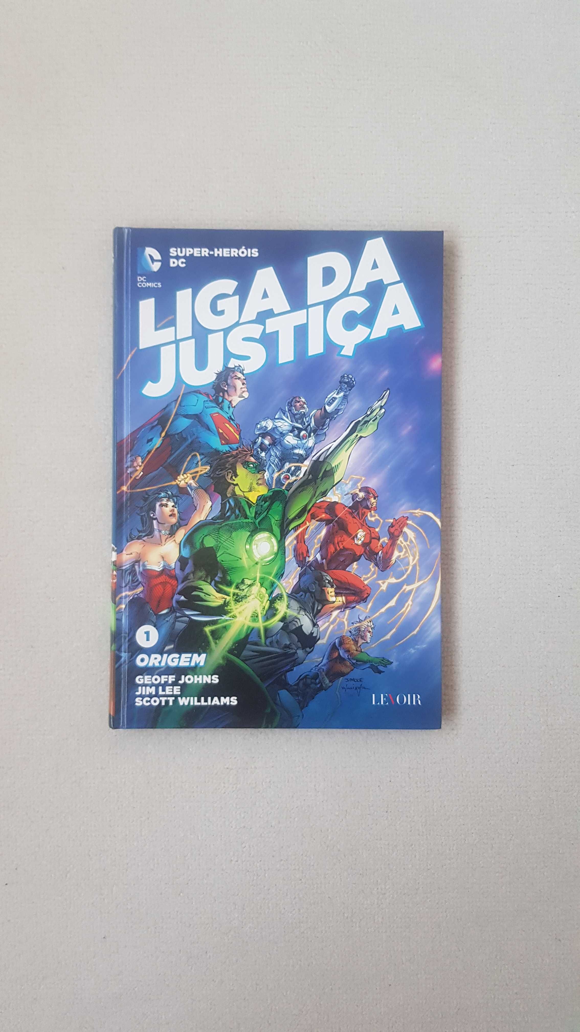 Livros comics "Liga da Justiça" de Geoff Johns