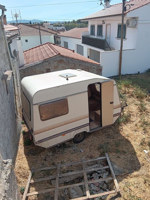 Caravana sem documentos para reboque/CHAVES