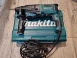 Młotowiertarka Makita HR2630, 800W Wiertarka udarowa walizka