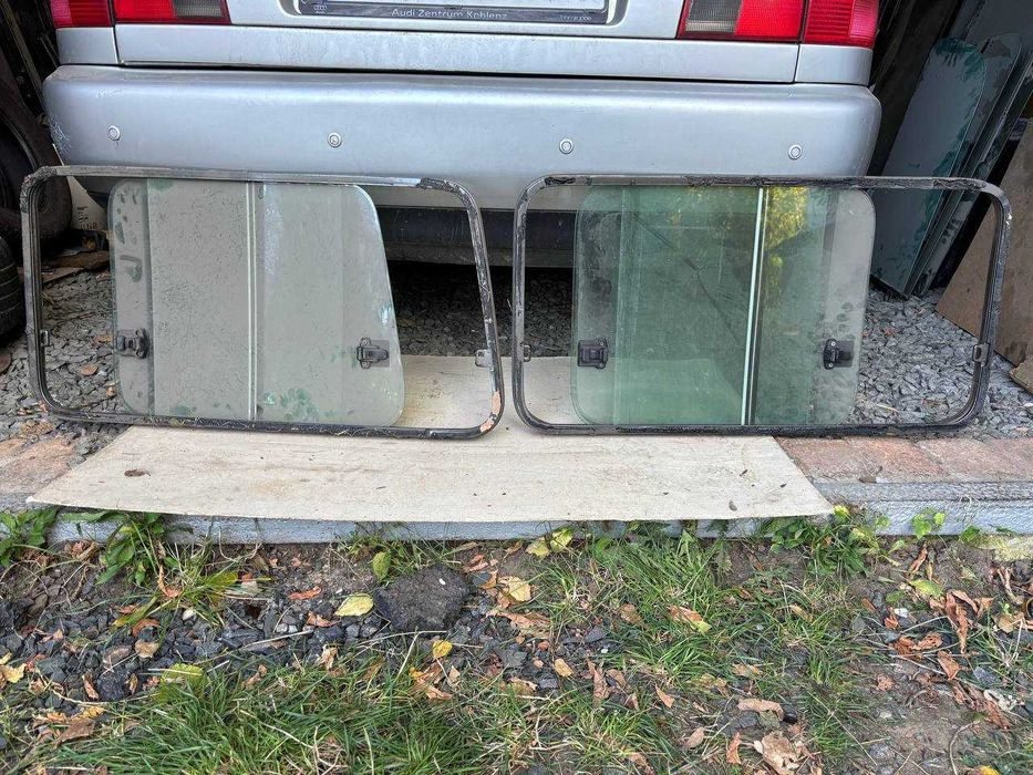 Задні бокові стекла з форточками Toyota Land Cruiser 78