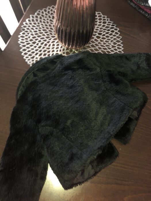 Śliczny płaszczyk bolerko futerko elegancki 3 lata kurtka