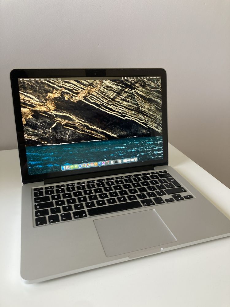 MacBook Pro 13” 8/256 GB i5