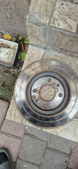 Продам комплект диски тормозние