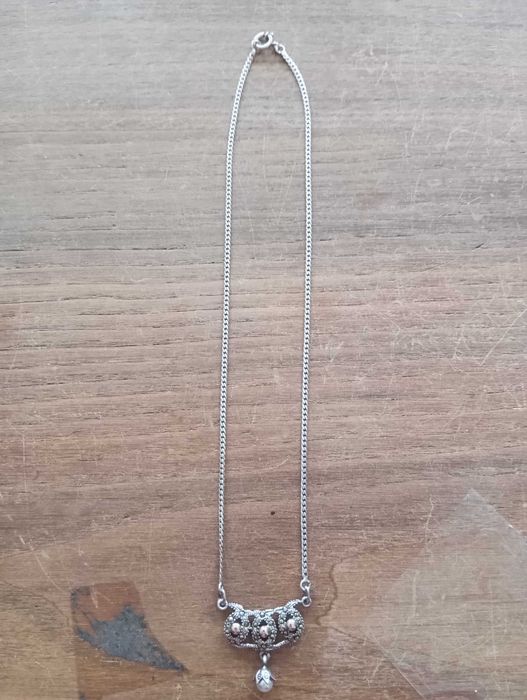 Colar em ouro e prata devidamente contrastado