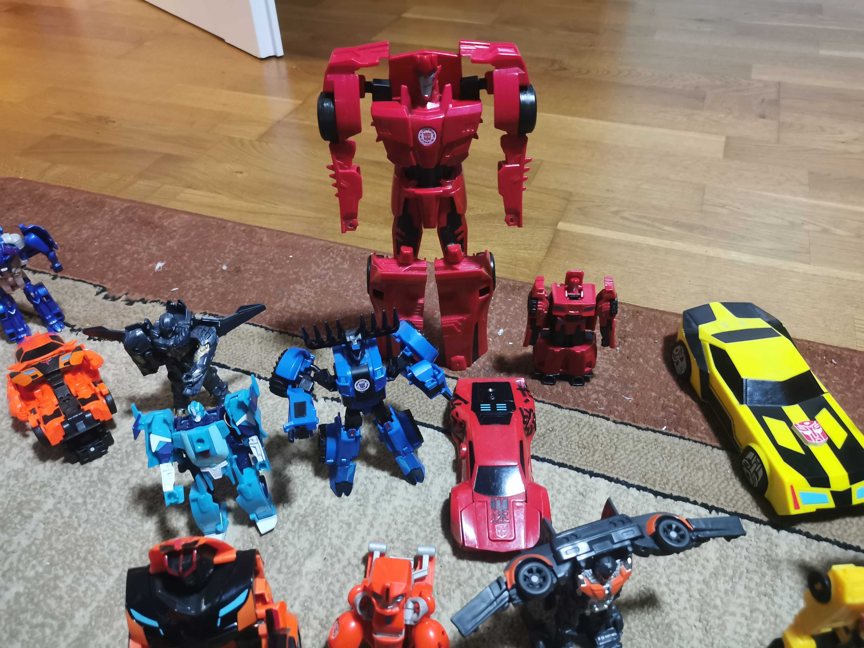 Zabawki Transformers, różne.
