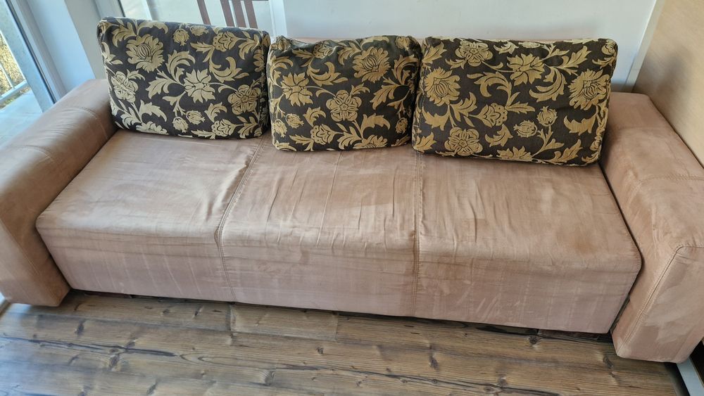 Oddam sofę rozkładaną i fotel