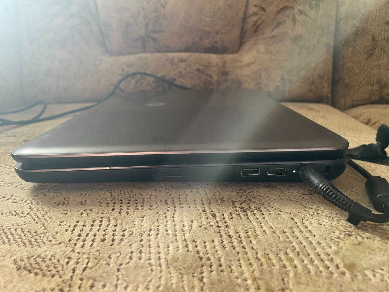 Ноутбук HP 250 В робочому стані