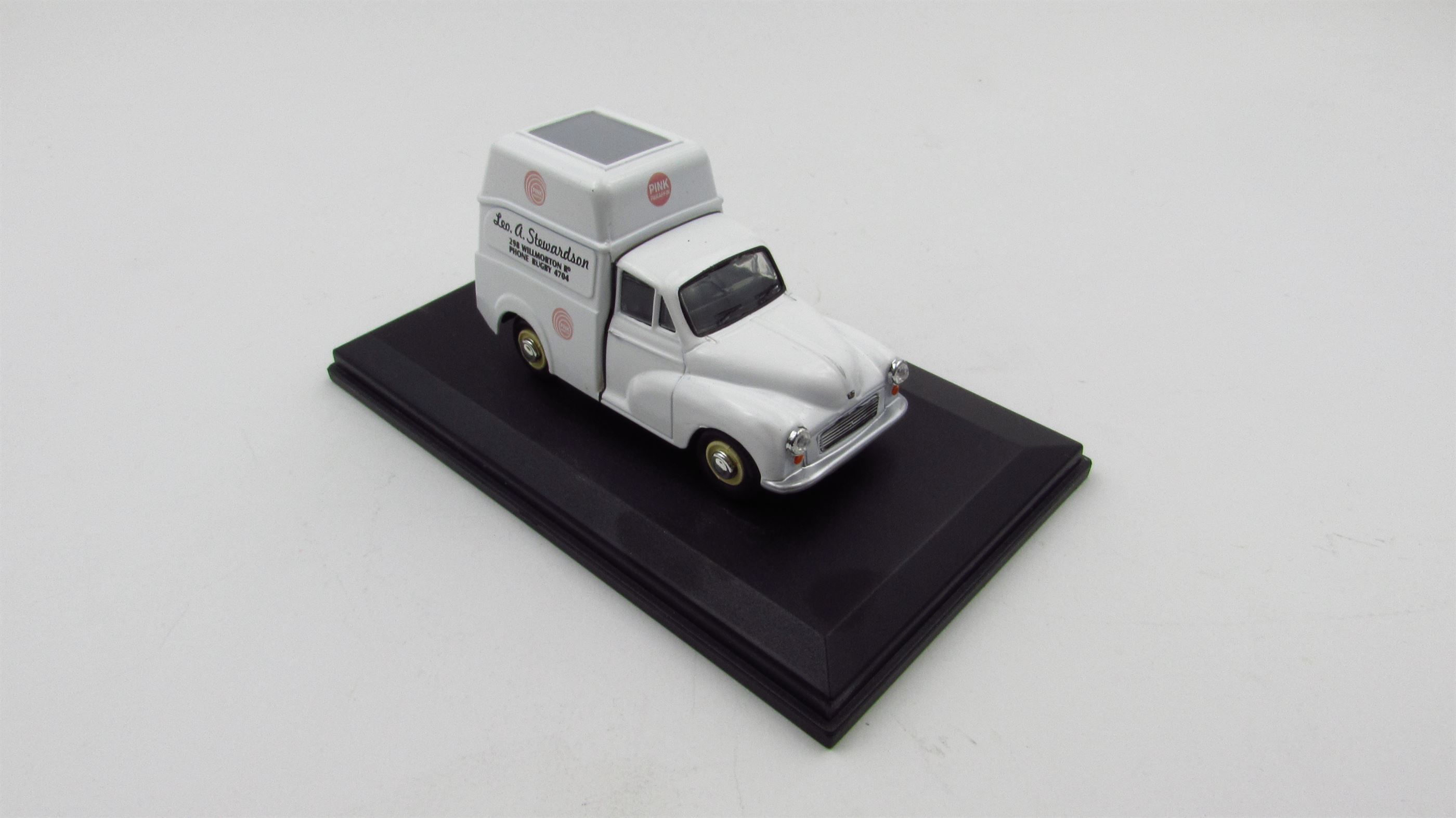 OXFORD DIECAST - Morris Minor High Top Van Leo Stewardson - 1:43 Model