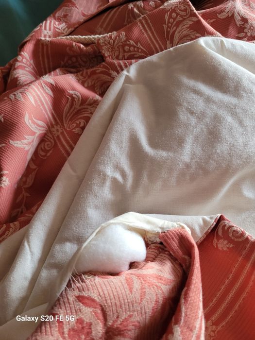 Conjunto de quarto, cobertas, almofadas, cortinas, sanefas...